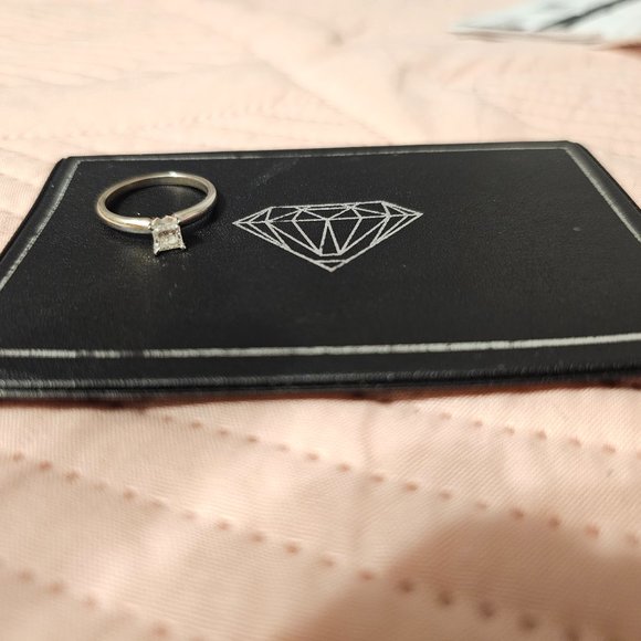 Engagement ring - Picture 3 of 3